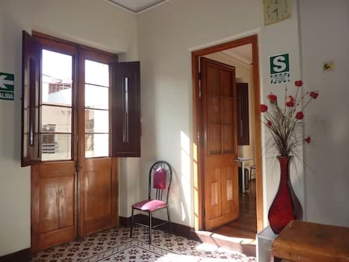Hostal Luxor