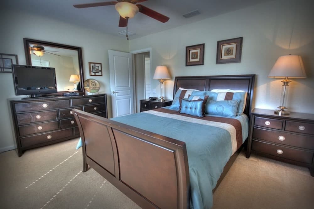 6BR 4BA Home in Windsor Hills by CV-2579