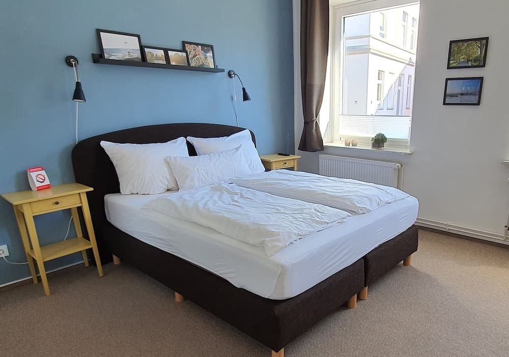bed & Kitchen