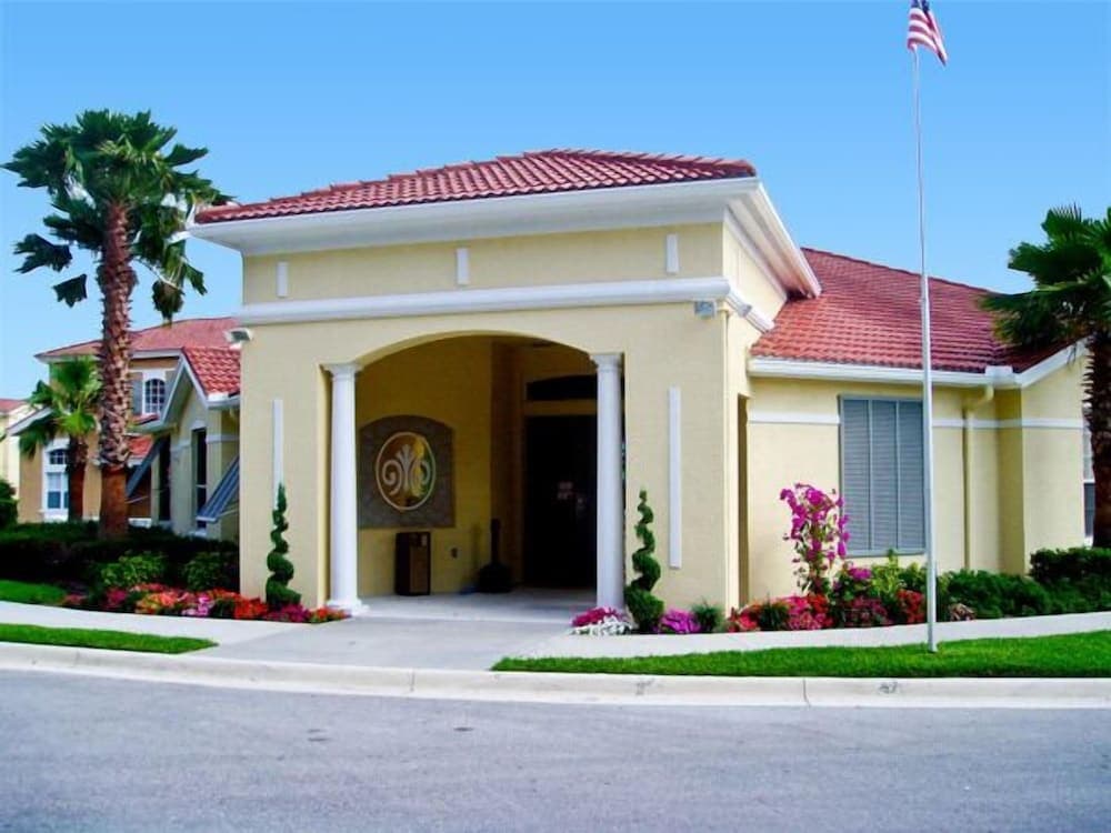 Ov2650 - Lake Berkley - 4 Bed 3 Baths Villa