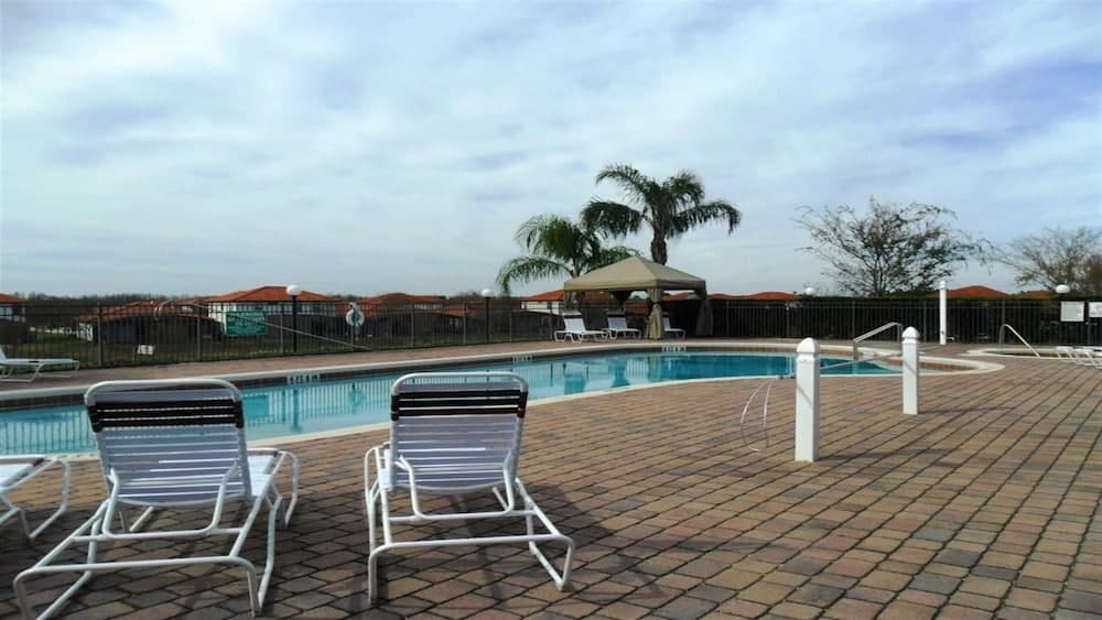 Ov2749 - High Grove - 4 Bed 3 Baths Villa
