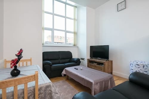 Apartment 33