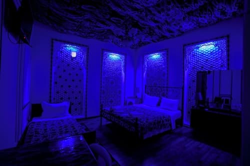 B-House