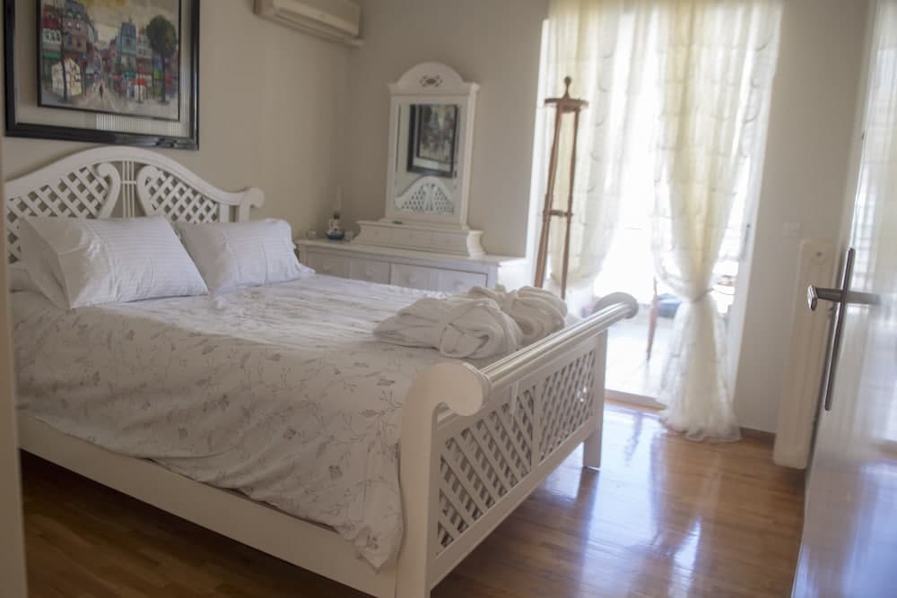 Athens Deluxe Apartment near Acropolis