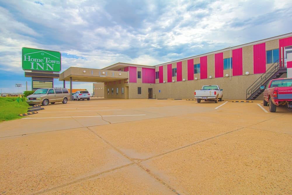 HomeTown Inn by OYO - Liberal, KS