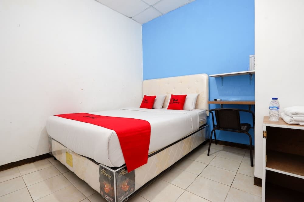 RedDoorz Near Kota Lama Semarang