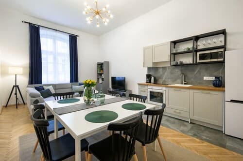 Wawelove Spacious 3 Bedroom Apartment