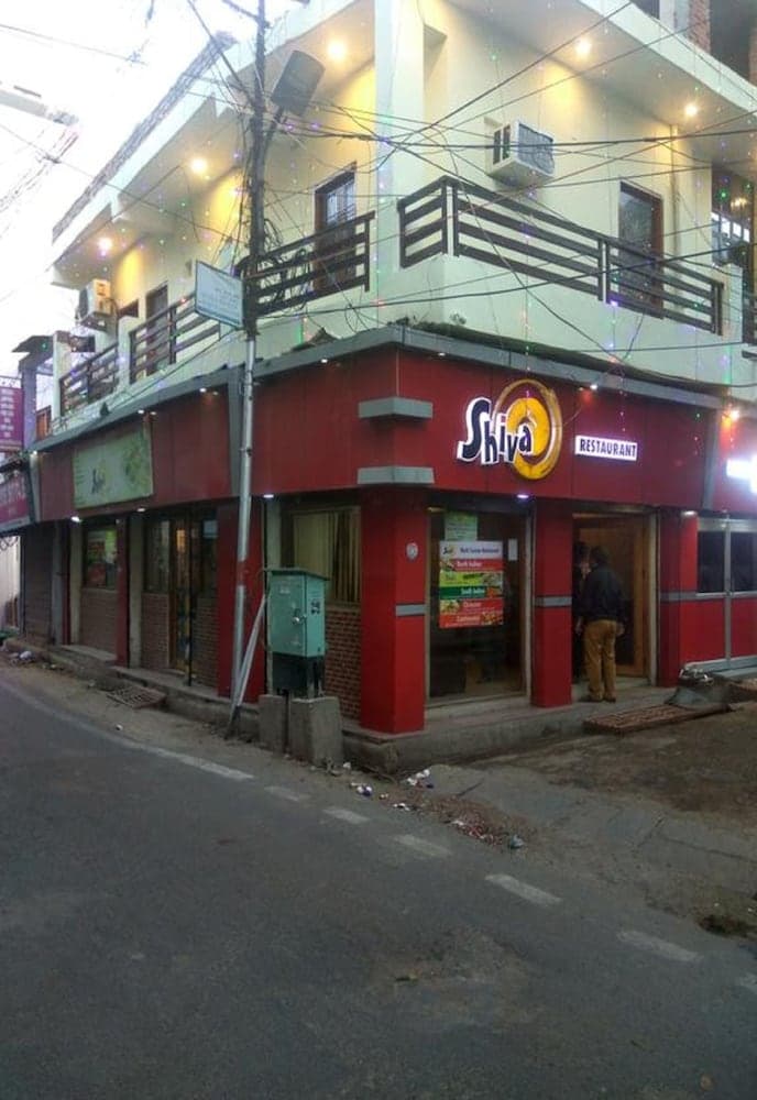 Walkin Shiva P Guest House