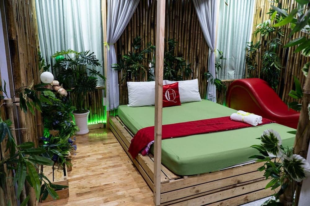Quynh Huong Hotel