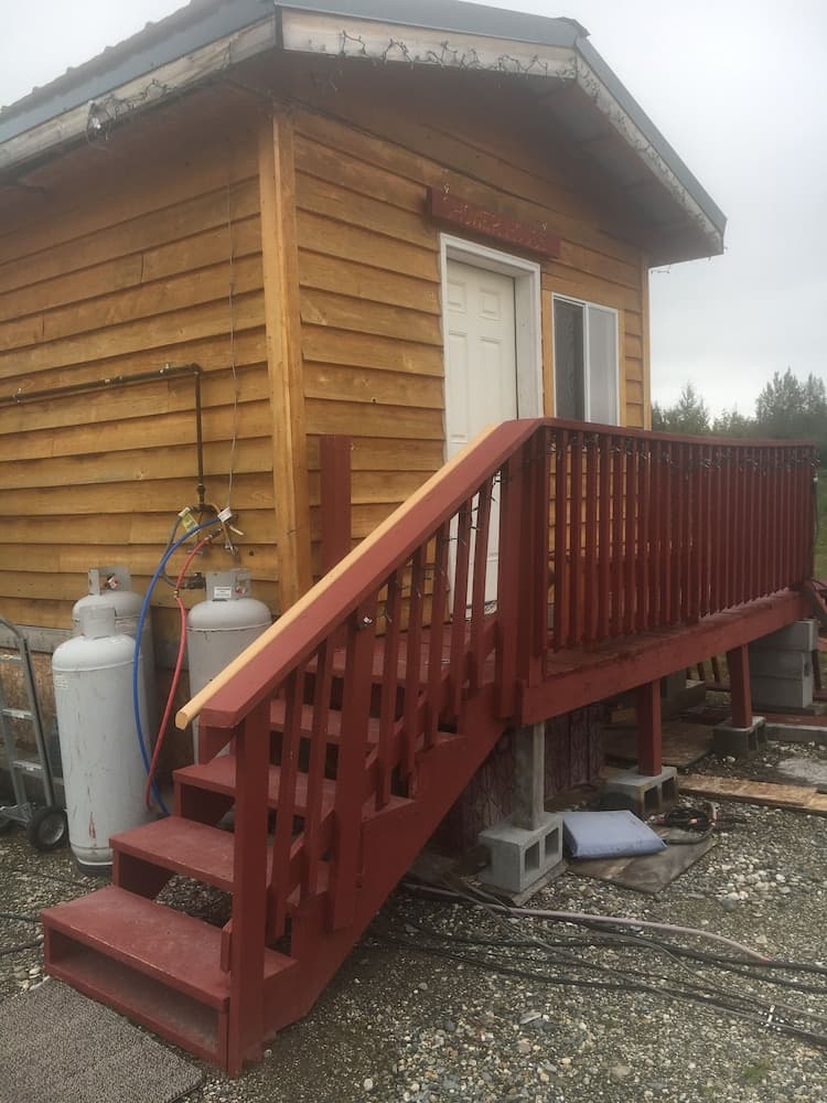 Alaska log cabins on the pond B & B