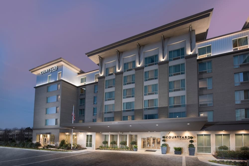 Courtyard by Marriott Atlanta Alpharetta/Avalon Area