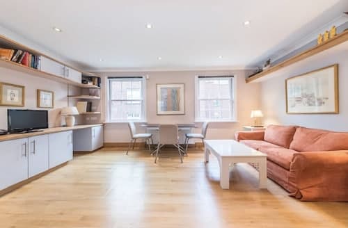 Beautiful 1 Bedroom Apartment in Victoria