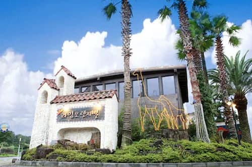 Lime Orange Vill Pension