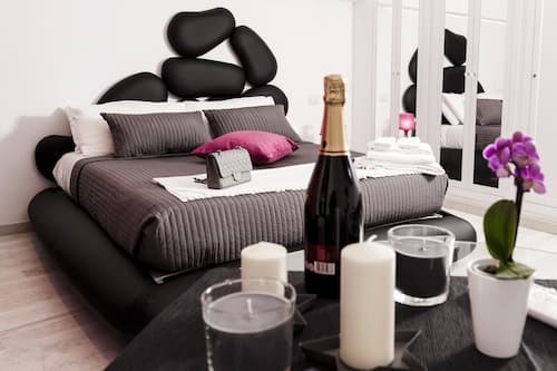 Two Chic Guesthouse