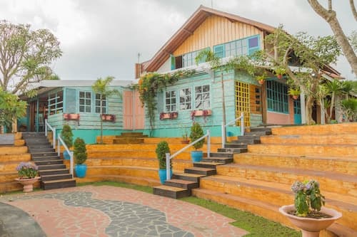 RedDoorz near Kampung Gajah 2
