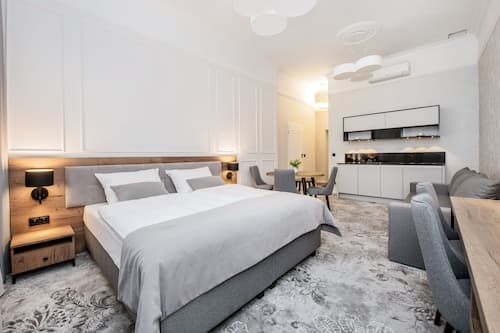 Vinfort Aparthotel - Krakow Old Town