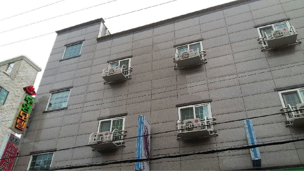 Booyoung Motel