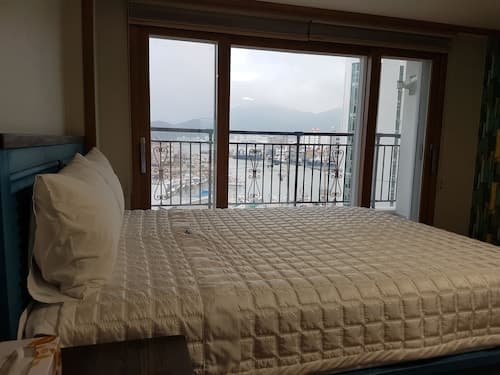 The View Hostel