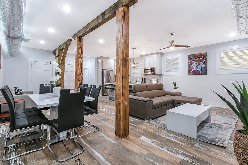 Urban Oasis 4BD House close to FQ