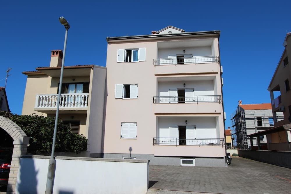 Apartments Elida