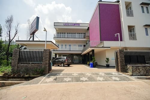 Super OYO 270 Madinah Residence Syariah