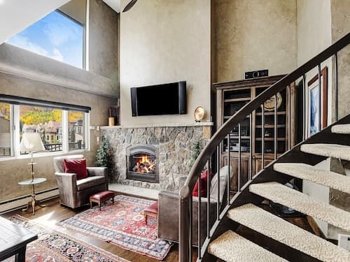 Vantage Point Condo 304