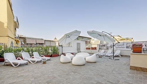 Napoli Squares Suites