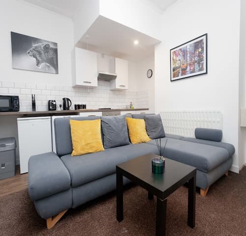 Kirkstall House