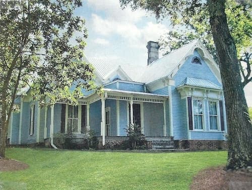 Adair Manor Bed& Breakfast