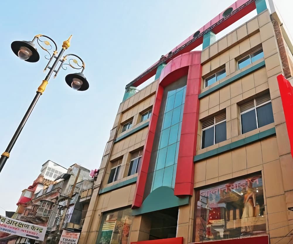Hotel Sahu Near Kashi Vishwanath Temple Gate