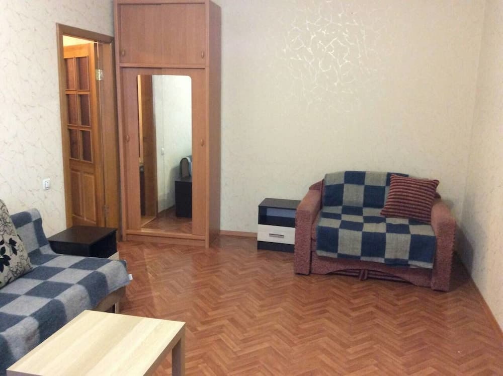 Apartment on Entuziastov boulevard 2B
