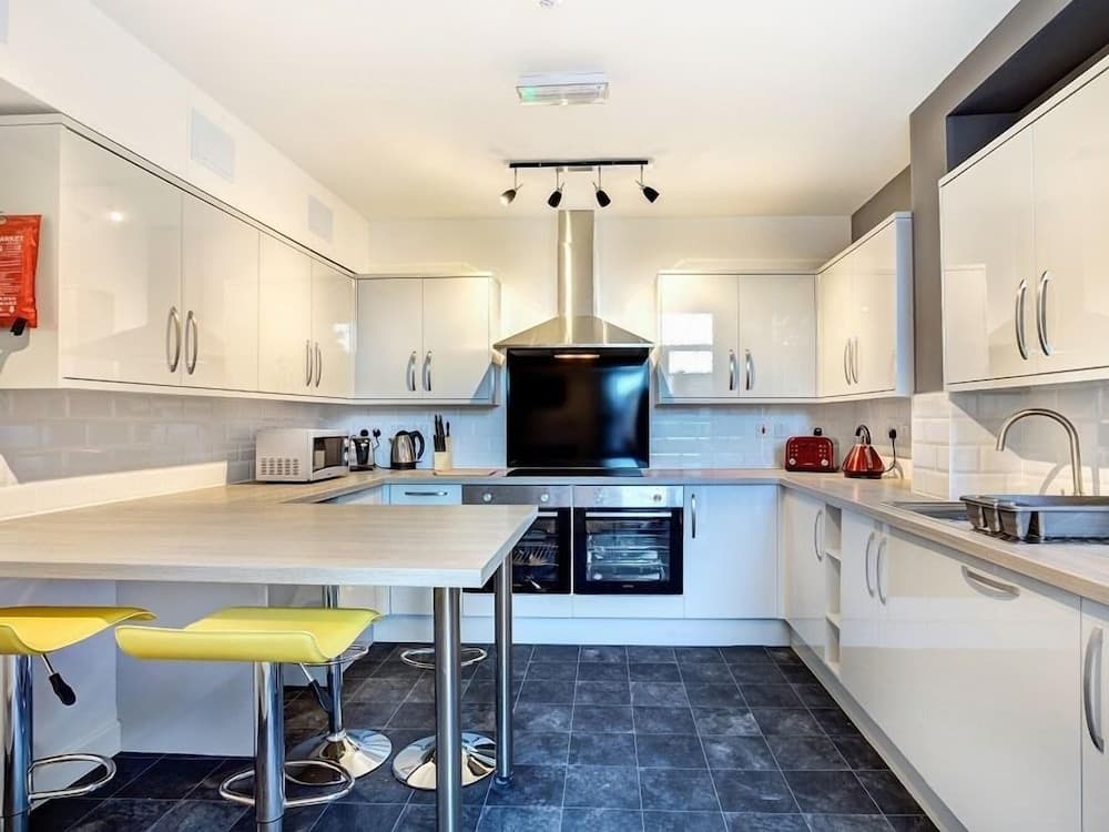 Townhouse Plus @ 166 Edleston Road Crewe