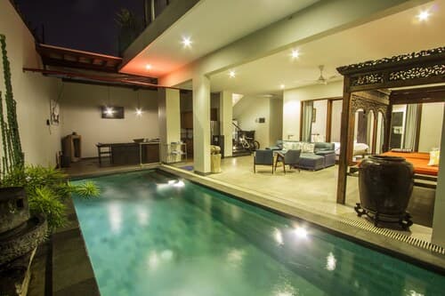 Villa Rainbow Runner
