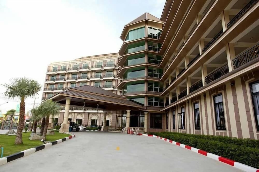 J & Y Lodge Hotel