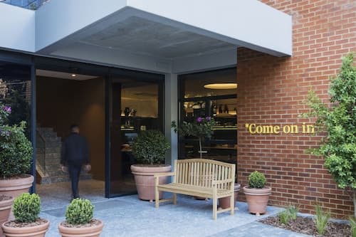 Home Suite Hotels Rosebank