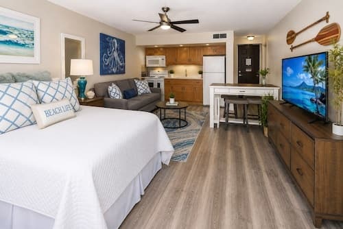 Royal Kahana 119 Studio Studio Bedroom Condo by RedAwning