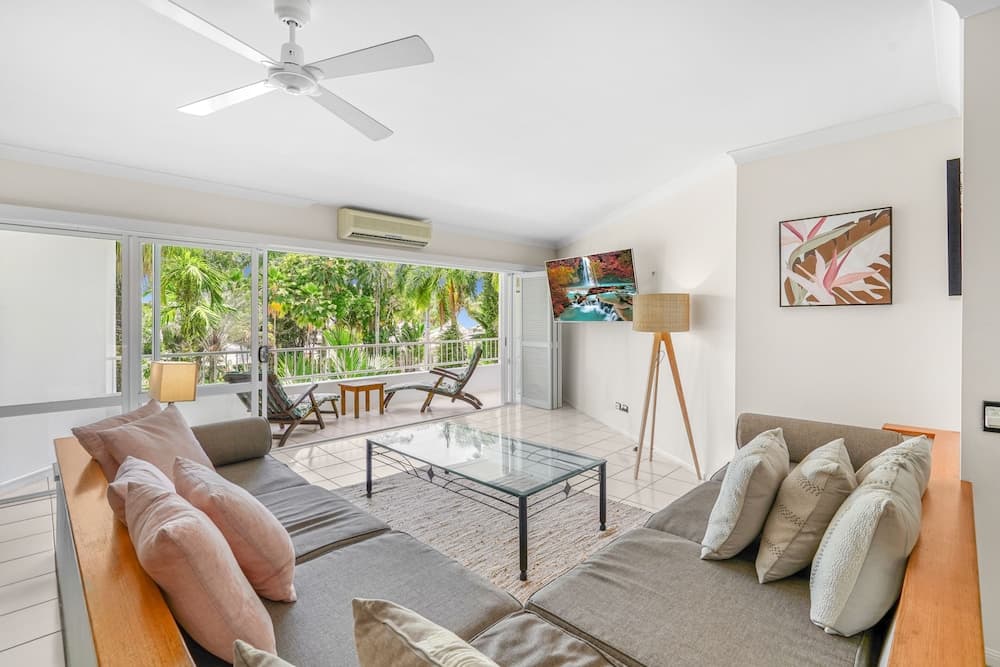 Poolside Apt In Alamanda Beachfront Resort 55