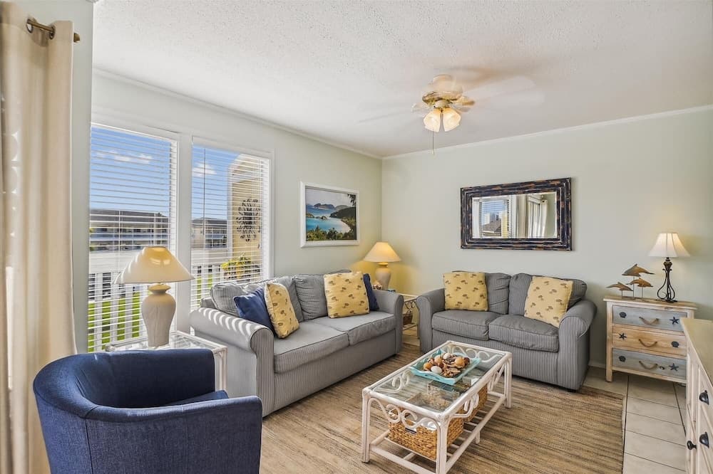 Sandpiper Cove 2041 1 Bedroom Condo by RedAwning
