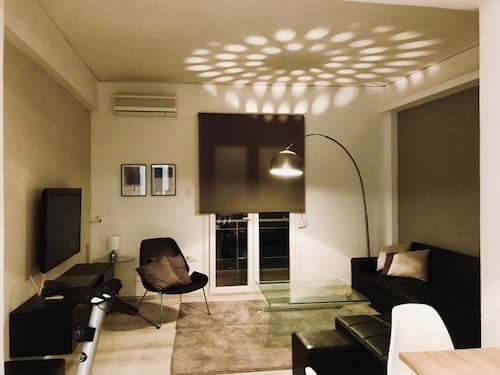 Renovated minimal aptm next to metro