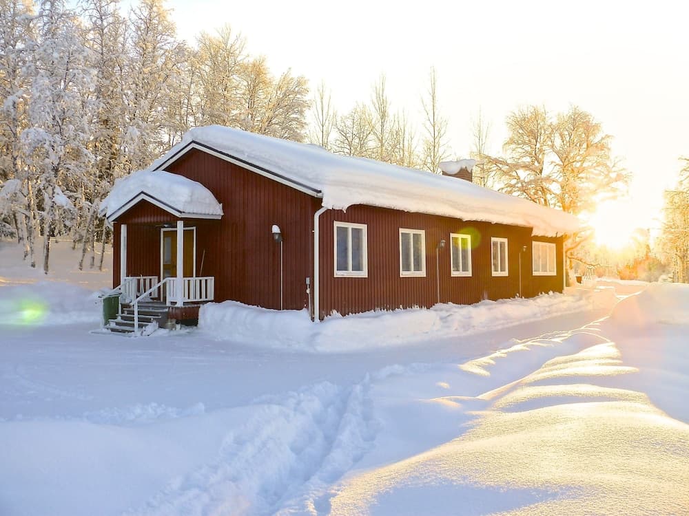 Stora Björnstugan in Laisvallby