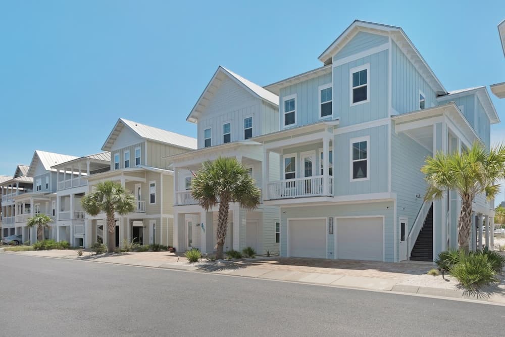 Bay Side 4 Bedroom Home by RedAwning
