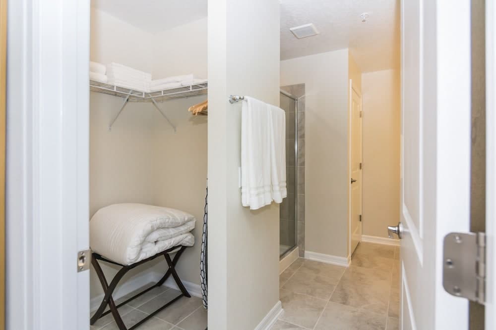 Beautiful Apartment at Storey Lake 272975