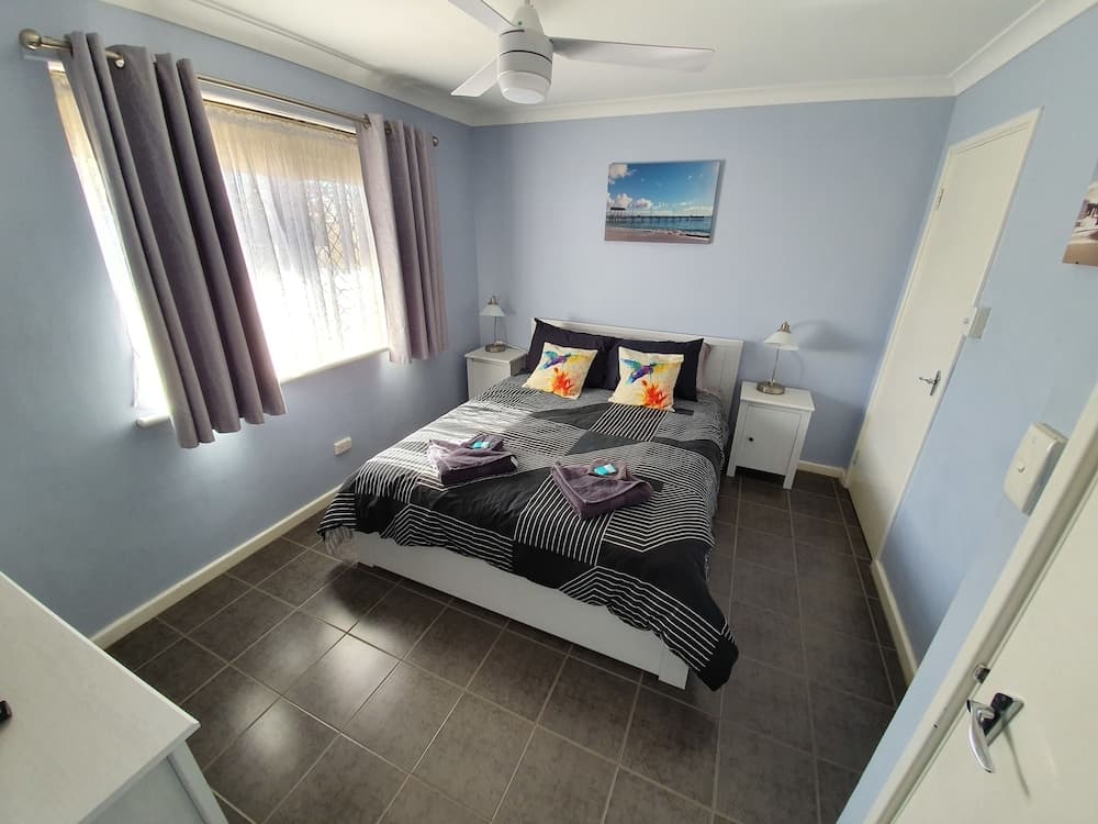 Ocean Beach Chalet 18