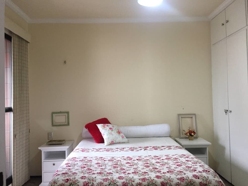 Apartamento mobiliado pertinho beira mar