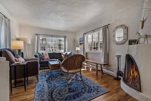 Artist Adobe - Blocks From The Plaza and Rail Yard, Southwestern Charm, Modern Touches