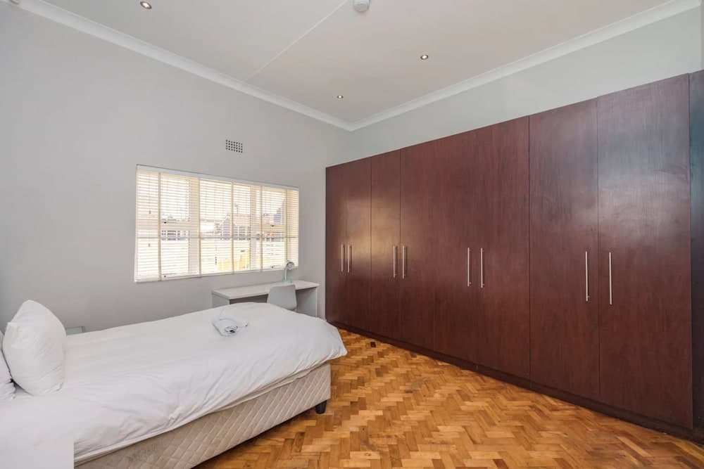 Contemporary 4 Bedroom Home