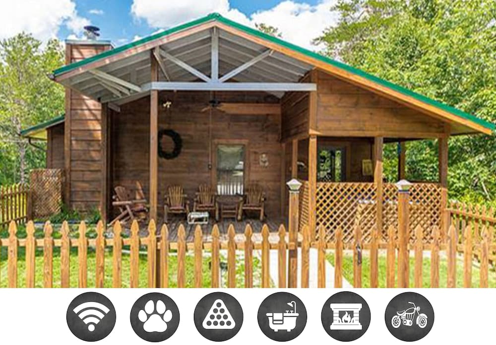 Heaven's Door 2 Bedroom Cabin by RedAwning