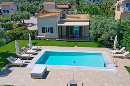 Lefkogea Villas