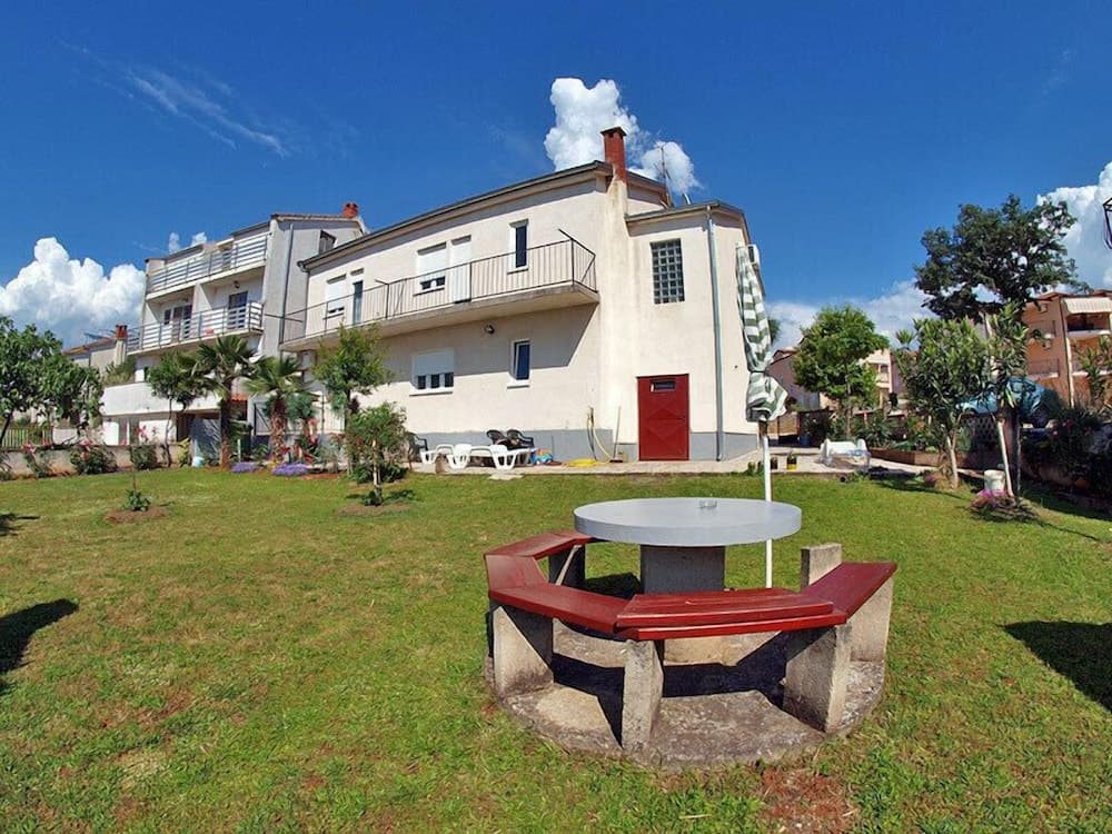Apartment 359