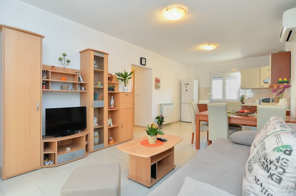 Apartment 1100